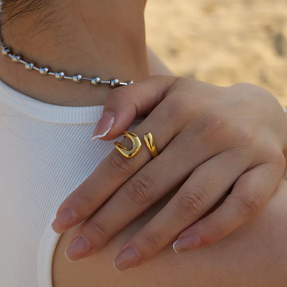 Anillo Bold Contours